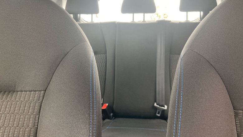 Peugeot 208 1.2 PureTech 82 Signature 5dr [Start Stop] Petrol Hatchback